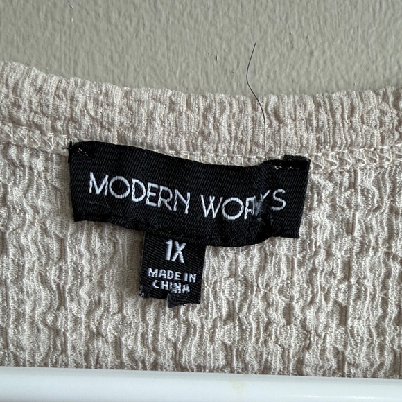 Tan Textured Button-Up Top - Picture 2 of 3